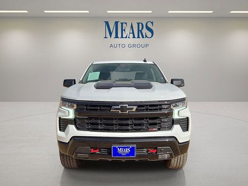 Used 2025 Chevrolet Silverado 1500 LT Trail Boss w/ Convenience Package II image 7