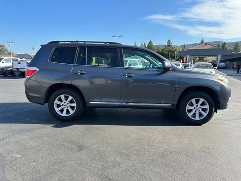 Used 2013 Toyota Highlander SE AWD/4WD image 5