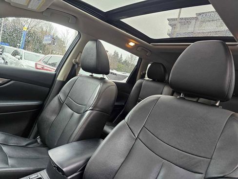 Used 2016 Nissan Rogue SL w/ SL Premium Package image 27