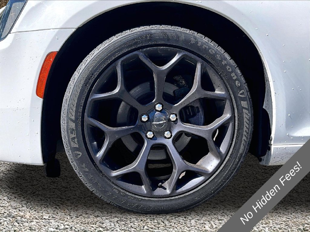 Used 2019 Chrysler 300 S RWD image 8