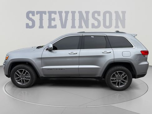 Used 2019 Jeep Grand Cherokee Limited AWD/4WD image 2