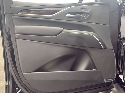 Used 2023 Cadillac Escalade ESV Premium Luxury RWD image 7