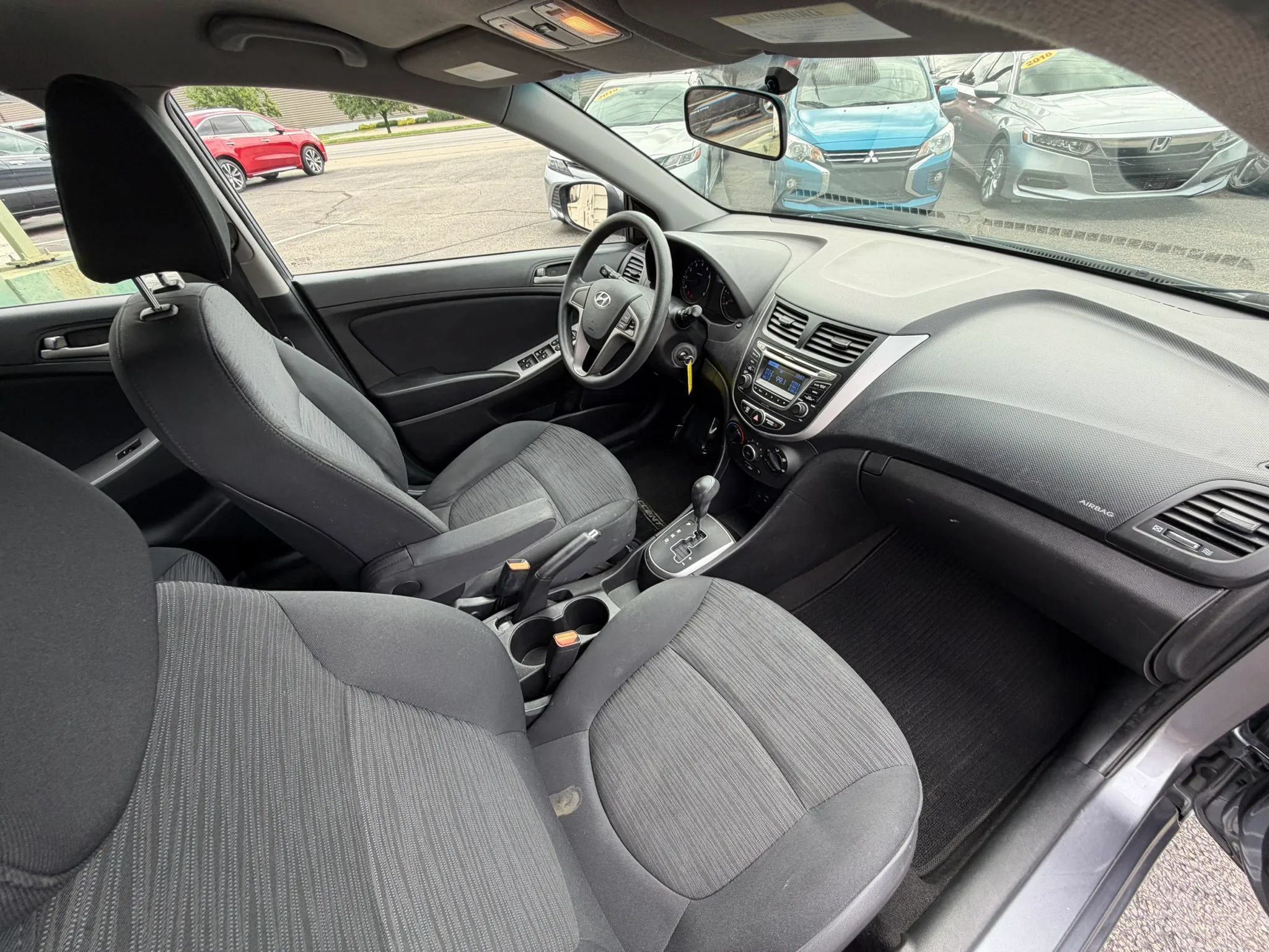 Used 2017 Hyundai Accent SE FWD image 28