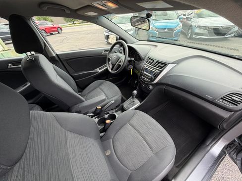 Used 2017 Hyundai Accent SE FWD image 28