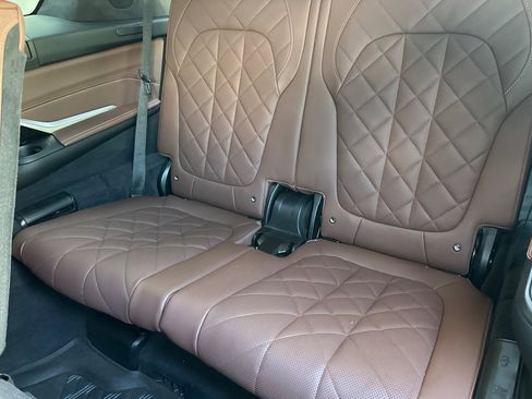 Used 2024 BMW X7 xDrive40i w/ M Sport Package image 19