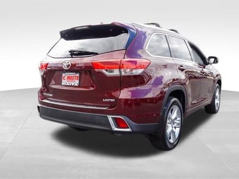 Used 2018 Toyota Highlander Limited image 3
