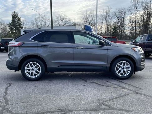 Used 2022 Ford Edge SEL image 6