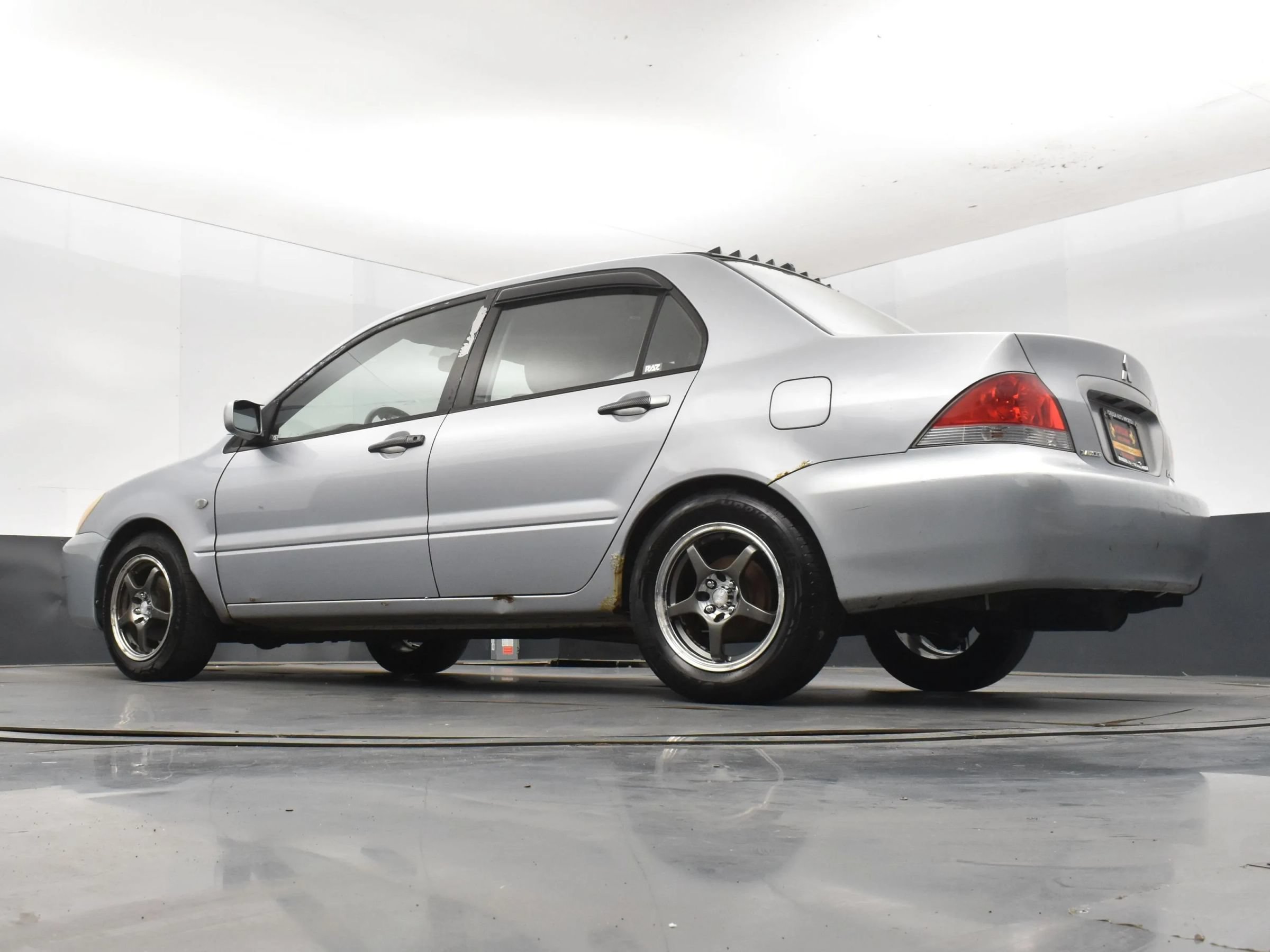 Used 2005 Mitsubishi Lancer ES FWD image 12