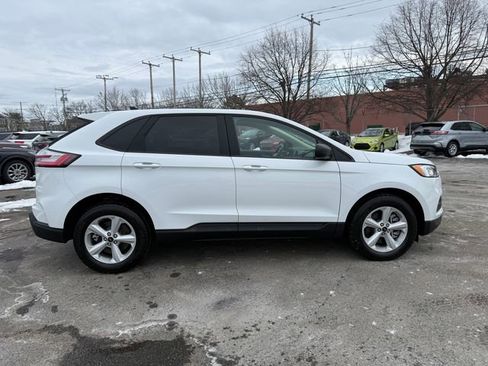 Used 2023 Ford Edge SE image 5