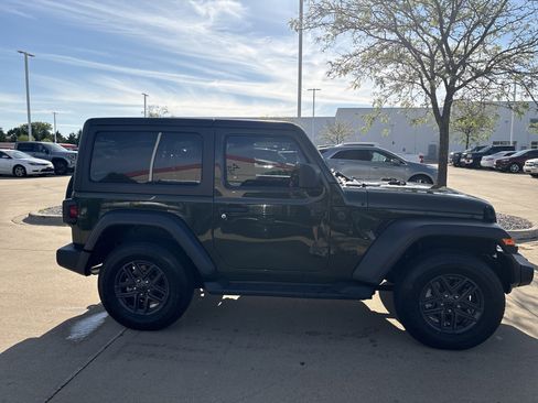 Used 2024 Jeep Wrangler Sport AWD/4WD image 8