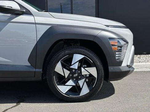 Used 2025 Hyundai Kona Limited AWD/4WD image 12