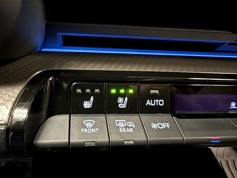 Used 2024 Toyota Prius Limited image 48