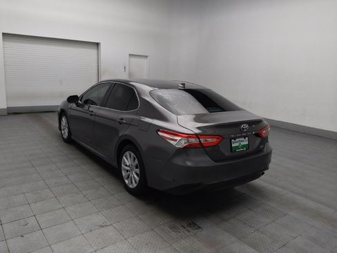 Used 2020 Toyota Camry LE image 5