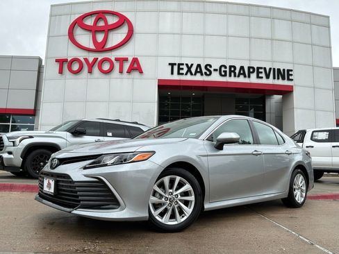 Used 2024 Toyota Camry LE image 2