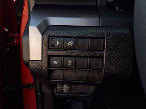 Certified 2025 Toyota Tacoma TRD Off-Road image 33