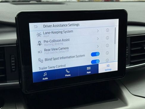 Certified 2022 Ford Explorer XLT w/ Equipment Group 202A image 28