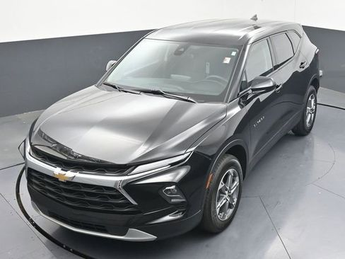 Used 2025 Chevrolet Blazer LT FWD image 39