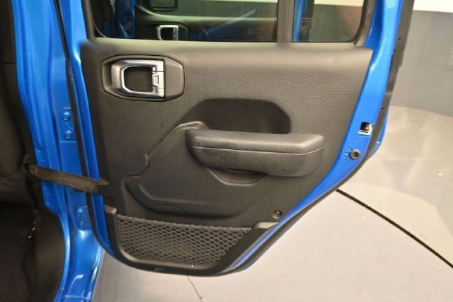 Used 2023 Jeep Wrangler Unlimited Sport AWD/4WD image 31