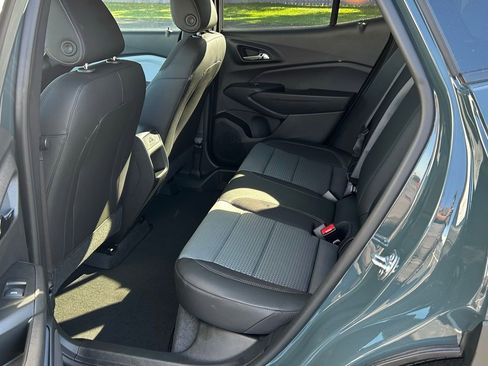 New 2025 Chevrolet Trax LT w/ LT Convenience Package image 18