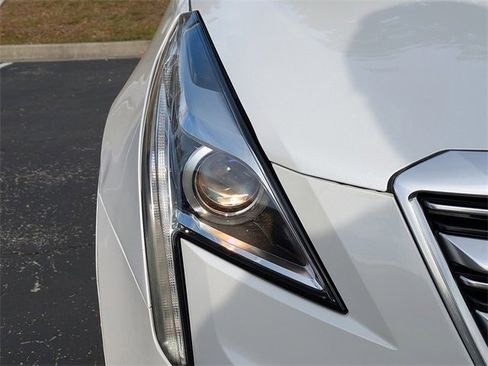 Used 2018 Cadillac XT5 Luxury w/ Driver Awareness Package image 9