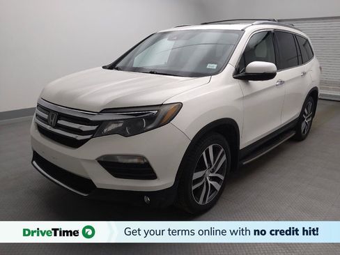 Used 2018 Honda Pilot Touring image 1