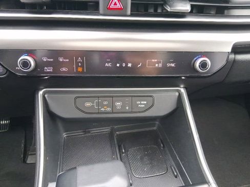Used 2025 Kia Carnival SX FWD image 25