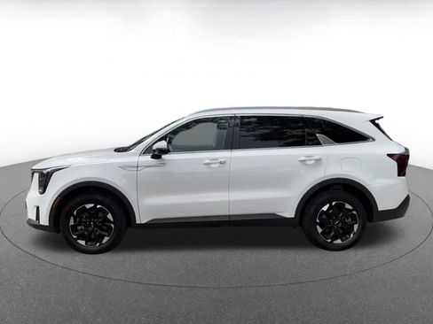 Used 2024 Kia Sorento S AWD/4WD image 9