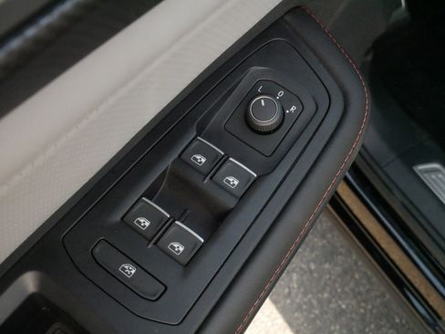 Certified 2025 Volkswagen Atlas Peak Edition SE AWD/4WD image 20