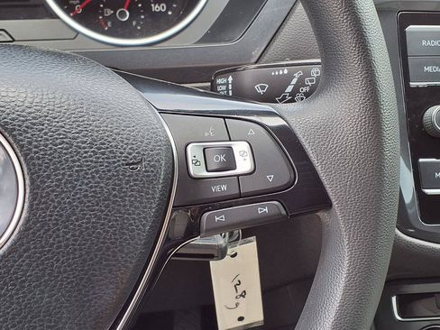 Used 2020 Volkswagen Tiguan S FWD image 31