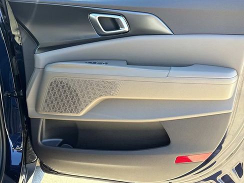 New 2026 Kia Carnival image 16