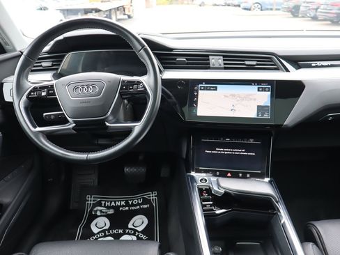 Used 2021 Audi e-tron Prestige w/ Prestige Package image 12