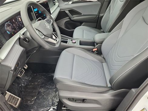 New 2026 Volkswagen Tiguan SE R-Line image 7