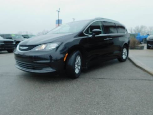 Used 2020 Chrysler Voyager LX w/ Cold Weather Group image 14