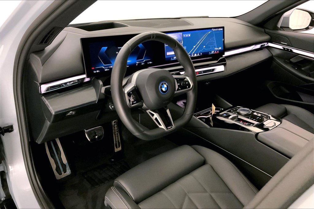 Used 2025 BMW i5 xDrive40 w/ M Sport Package AWD/4WD image 20