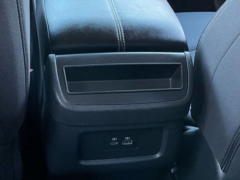 Used 2025 Nissan Pathfinder S image 24