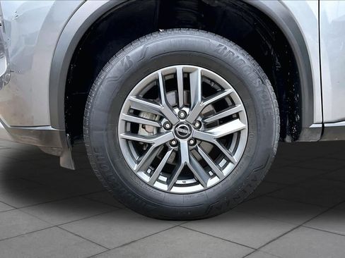 Used 2023 Nissan Rogue S FWD image 11