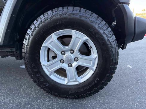 Used 2022 Jeep Wrangler Unlimited Sport AWD/4WD image 55