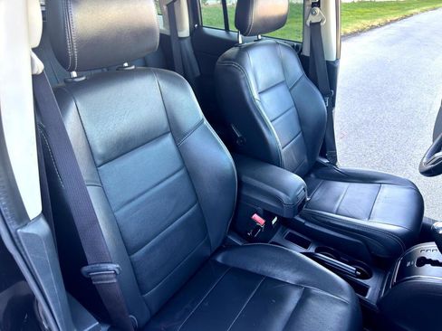 Used 2015 Jeep Patriot High Altitude FWD image 15