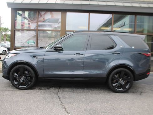 Certified 2024 Land Rover Discovery Dynamic SE image 2