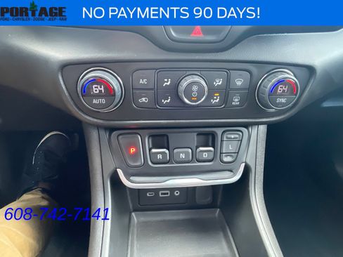 Used 2021 GMC Terrain SLE w/ Driver Convenience Package AWD/4WD image 21
