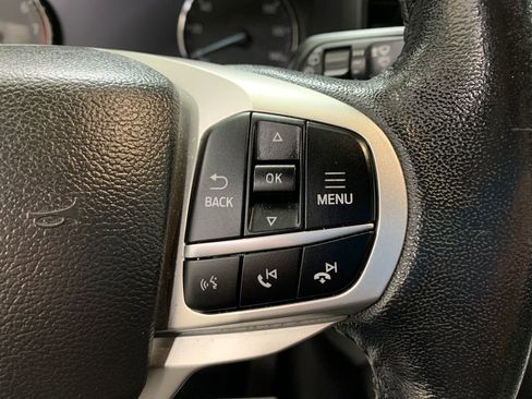 Used 2022 Ford Explorer XLT image 11