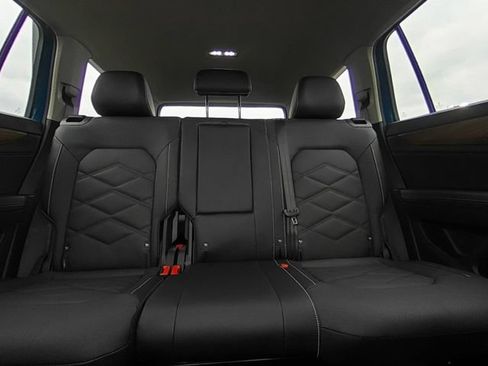 Used 2025 Volkswagen Atlas SE FWD image 27