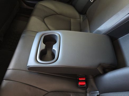 Used 2021 Toyota Camry XLE image 18