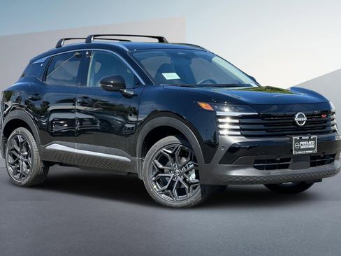 New 2025 Nissan Kicks SR image 2