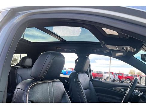 Used 2026 Chevrolet Traverse High Country image 24