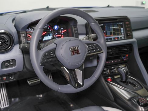 Used 2020 Nissan GT-R Premium AWD/4WD image 42