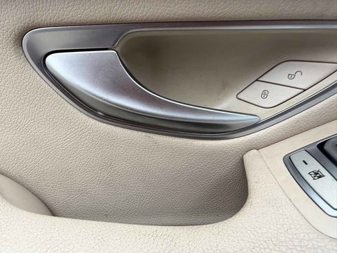 Used 2017 Mercedes-Benz GLC 300 w/ Premium 2 Package image 12