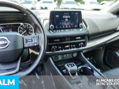Used 2025 Nissan Rogue SV FWD image 31