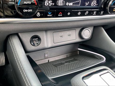 Certified 2025 Nissan Rogue Platinum w/ Platinum Premium Package image 32