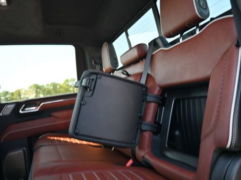 Used 2025 GMC Sierra 2500 Denali Ultimate image 31